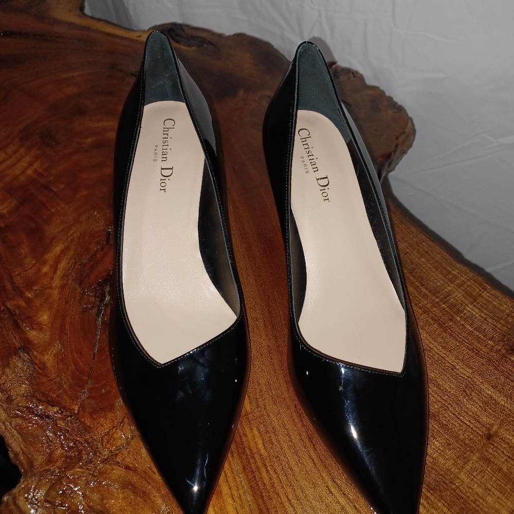 NWOT Beautiful women's Dior pumps Just in Time  for New Years Party make offer